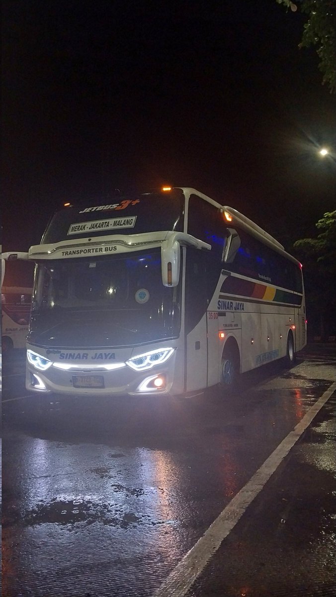bagussprast's tweet photo. Low Cost Carrier Jakarta - Malang Versi Bus
.
.
35 DD Operated by @SinarJayaGroup 👍
🎫 : 340.000
⚙️ : Mercedes Benz OH 1626
⏰️ : Start TNG 15:00 Finish MLG 04:00
Facility :
💺: 32 Seat by Aldilla
🎶📺🍽🚻
#sinarjayabus #malangbus #PJKA
@BisKota_ @dprpbismalam @BisKota_ https://t.co/YaIeRlDsug