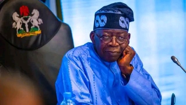 Siradex660's tweet photo. You ignore the cries of 200 million Nigerians in the name of fixing the country?
You ignore the cries of about 25 million NSIP BENEFICIARIES in the name of investigation?
Why are our leaders so selfish and heartless? We are so unlucky in this country. 
@NGRPresident 
@sowore https://t.co/WIamabTf61