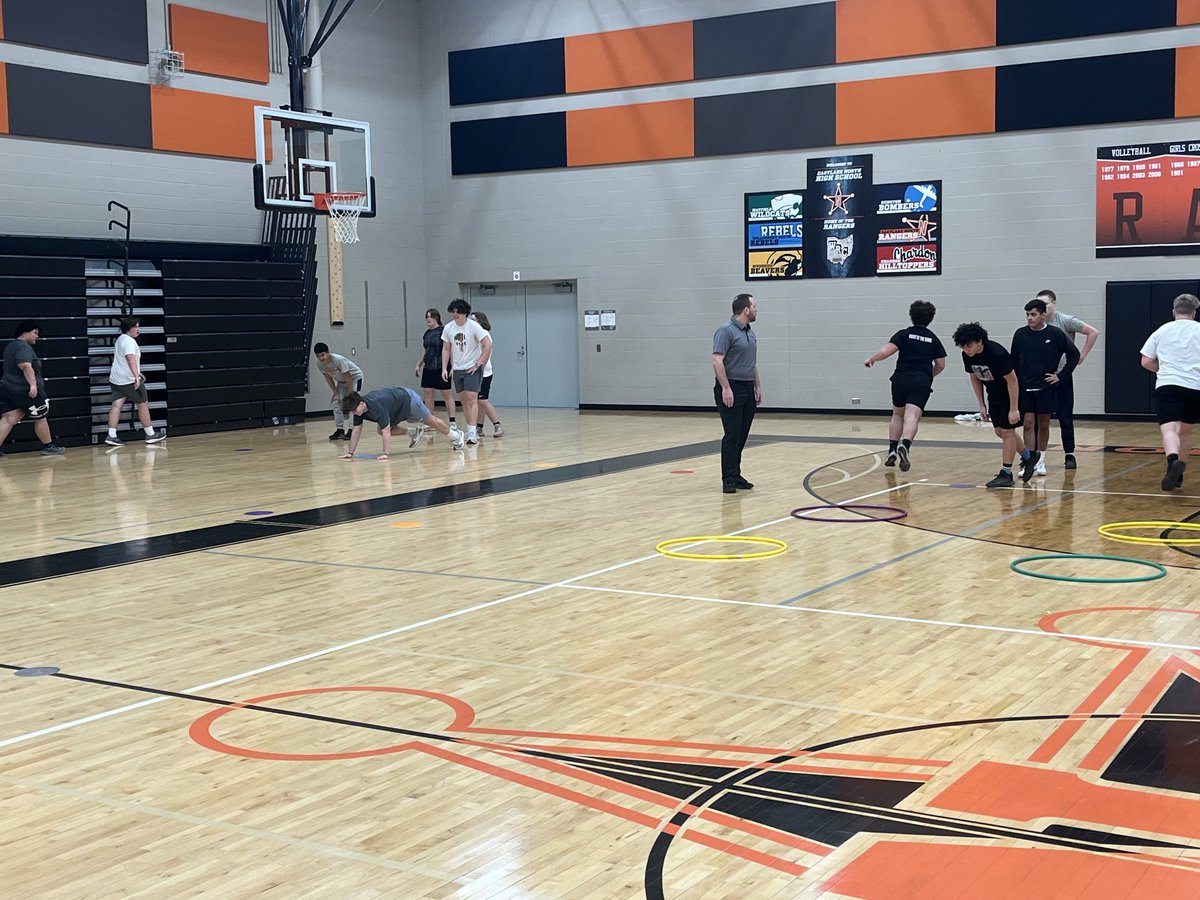 ENRangerfootbal's tweet photo. Some of the action from today. Proud of the guys who DO THE WORK. No excuses. Tough kids from tough parents. 💪🏻🏈🏆 https://t.co/NmgCoDQBHs