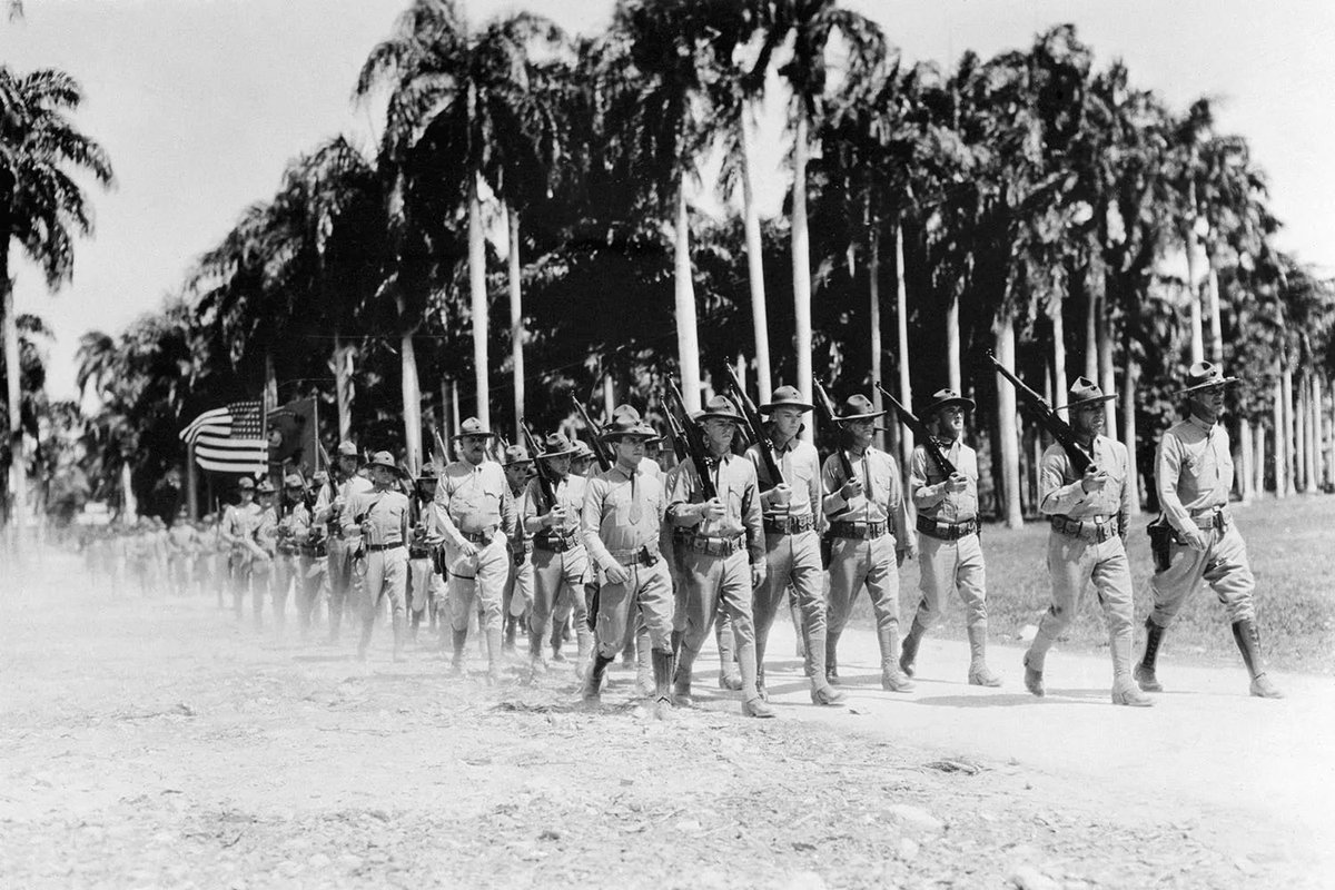 periodistan_'s tweet photo. 19) Los estadounidenses sucedieron a Francia en la rapiña.
En 1914, los marines directamente saquearon el Banco Nacional.
Luego, entre 1915 y 1934, invadieron el país.

Negar el papel importantísimo jugado por Francia y EE.UU en la tragedia haitiana es muy malintencionado. https://t.co/yXuJ46r4U1
