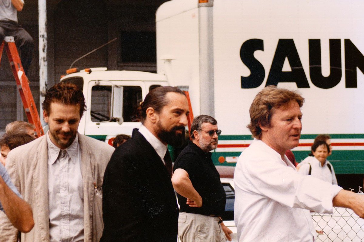 Mickey Rourke, Robert De Niro, &amp; Alan Parker.

Angel Heart (1987)
Behind the scenes 📸