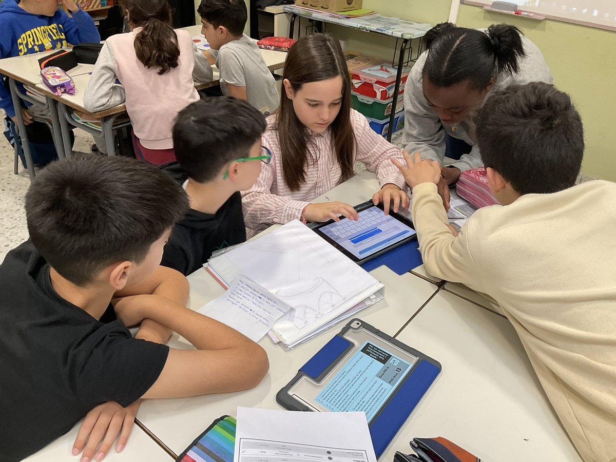 PompeuFabraSalt's tweet photo. Aquest matí, els grups Oliver Twist i Moby Dick, hem avançat una etapa més en el projecte #InventCat de @CatedraTEKHNE https://t.co/o4WOM5LS6G