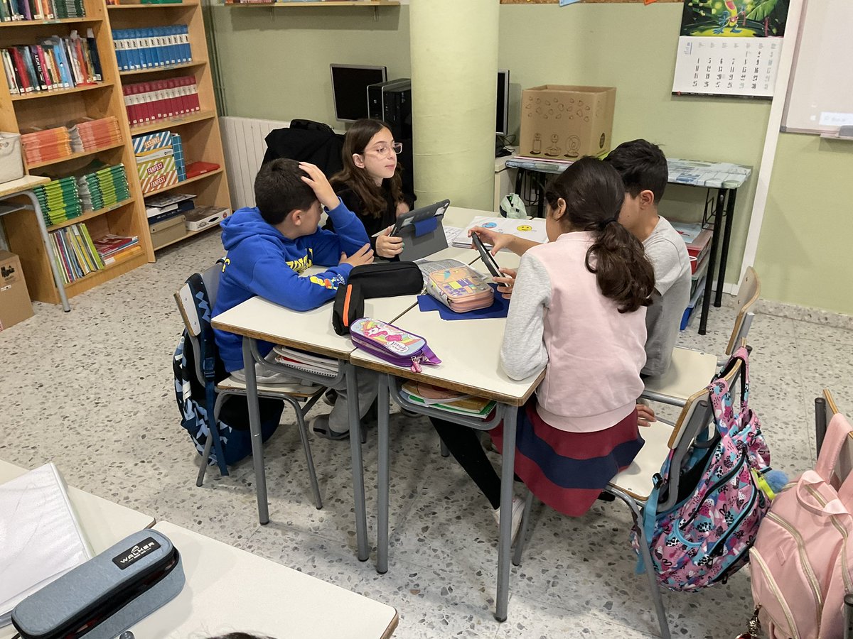PompeuFabraSalt's tweet photo. Aquest matí, els grups Oliver Twist i Moby Dick, hem avançat una etapa més en el projecte #InventCat de @CatedraTEKHNE https://t.co/o4WOM5LS6G