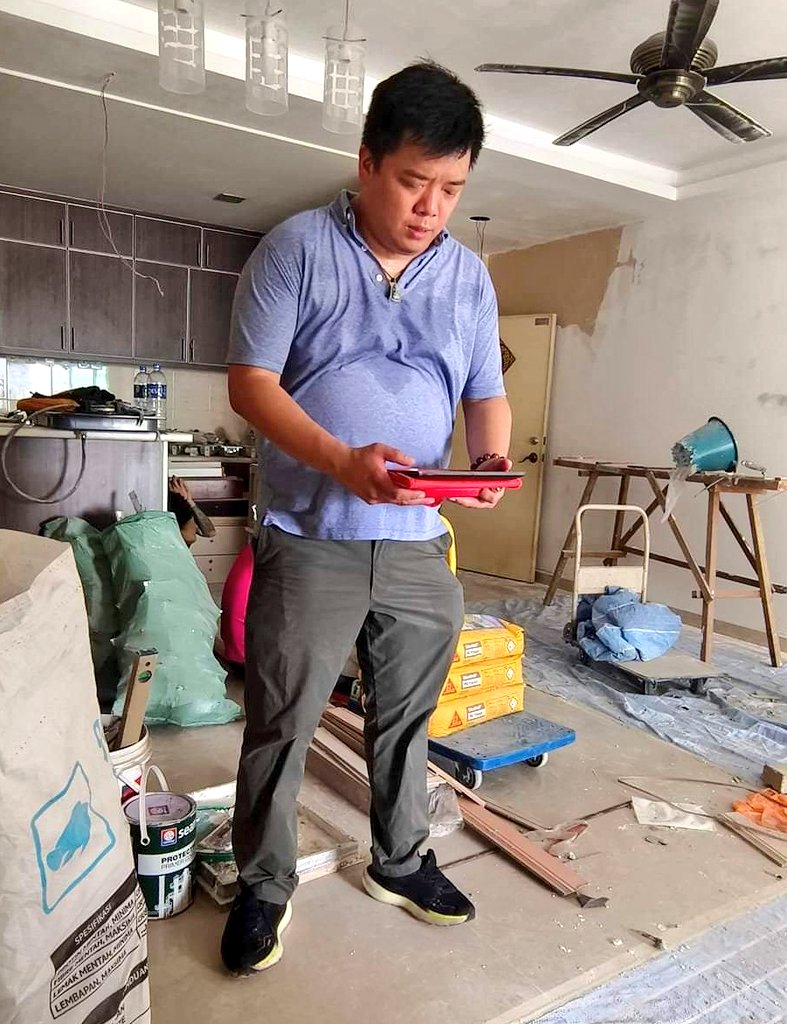 Thad85273396's tweet photo. Pekerja ni amat handsome dan seksi. Orangnya baik. Amat profesional dalam membantu saya renovate rumah baru saya.. https://t.co/ItIuSS9K2s