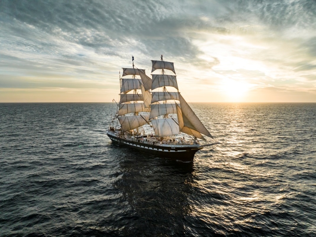 Patrimoine maritime : Une année 2024 sous le signe de l’olympisme pour le Belem dlvr.it/T40zHv