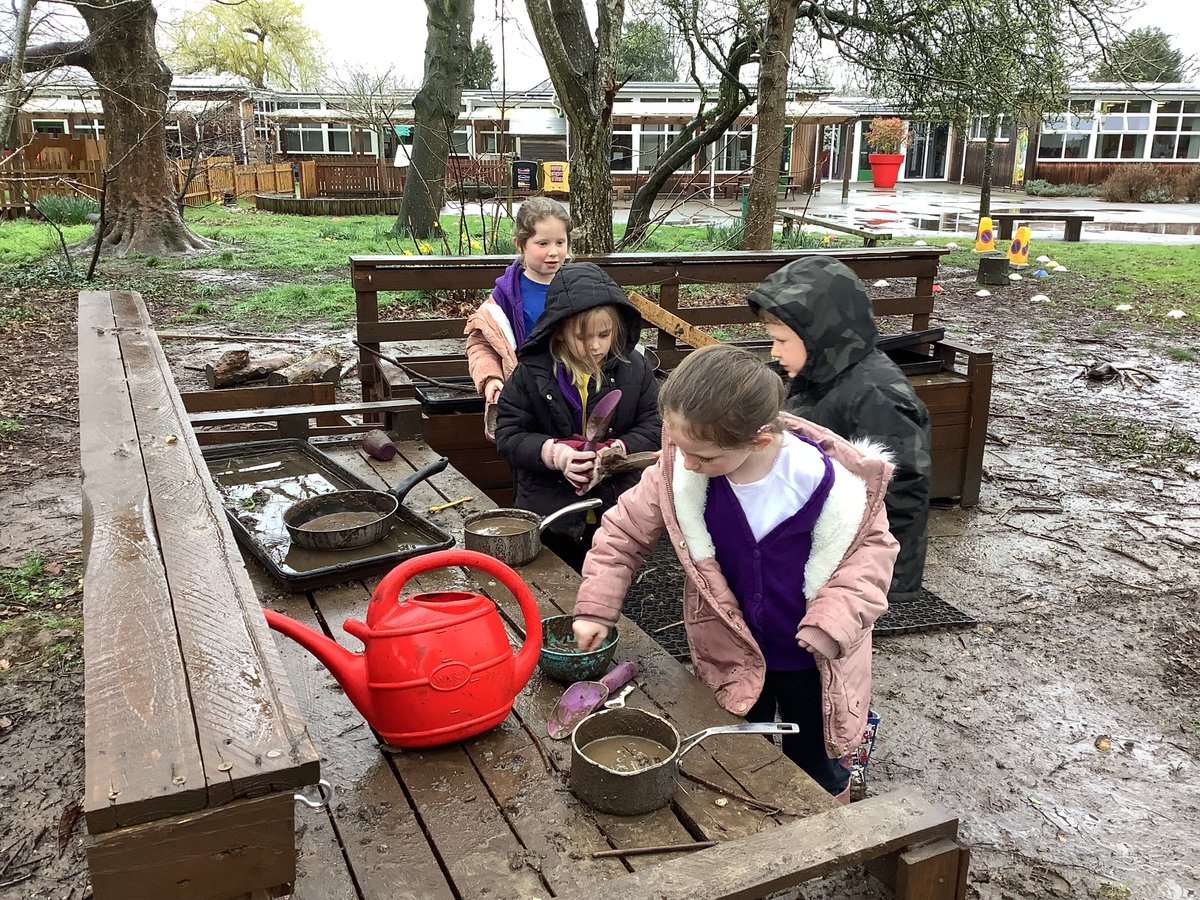 CranfordParkCE's tweet photo. There was plenty of exciting (and muddy!) #ForestSchool fun for #Year1 and #Year3 this week in our outdoor classroom!

#mudgloriousmud #outdoorlearningisfun https://t.co/nr1nTXFW6O