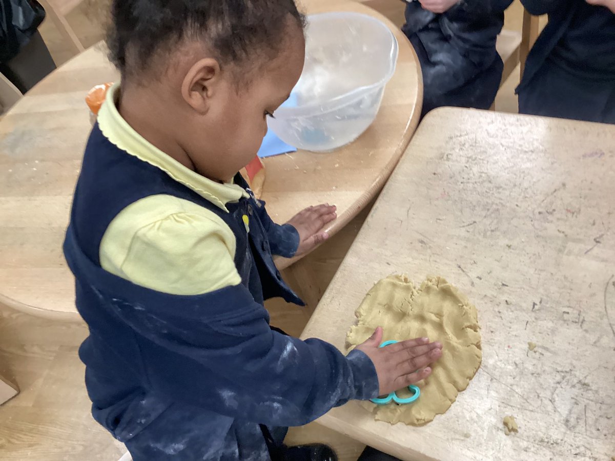 Today as part of our science week investigation we needed to find out what gingerbread men are made out of. We discovered that they weren’t made out of bread like a lot of our children thought. They are a type of biscuit. #britishscienceweek2024 #stcleopasscience  @stcleopas