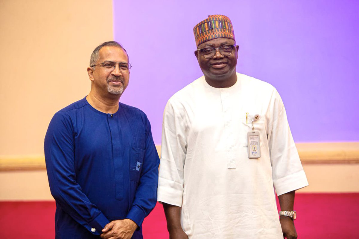 NOA_Nigeria's tweet image. Photo News: The DG NOA, Mallam Lanre Issa-Onilu today at the Abuja Continental Hotel with his entire management team and all the 36 state directors and the FCT for a two-day strategic review meeting between the agency and UNICEF led by Mr Kshitij Joshi, UNICEF’s Chief Social and…