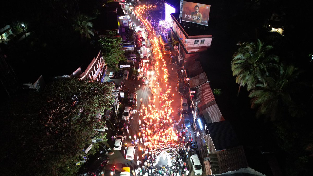 shafi_parambil_'s tweet photo. In Thalassery, we rise against the injustice of #CAA, rejecting any attempt to divide our nation on the basis of religion. Let our voices unite in solidarity for a secular India where every individual is valued equally.
#WeOpposeCAA
#NoCAA https://t.co/oxoh18zrUm