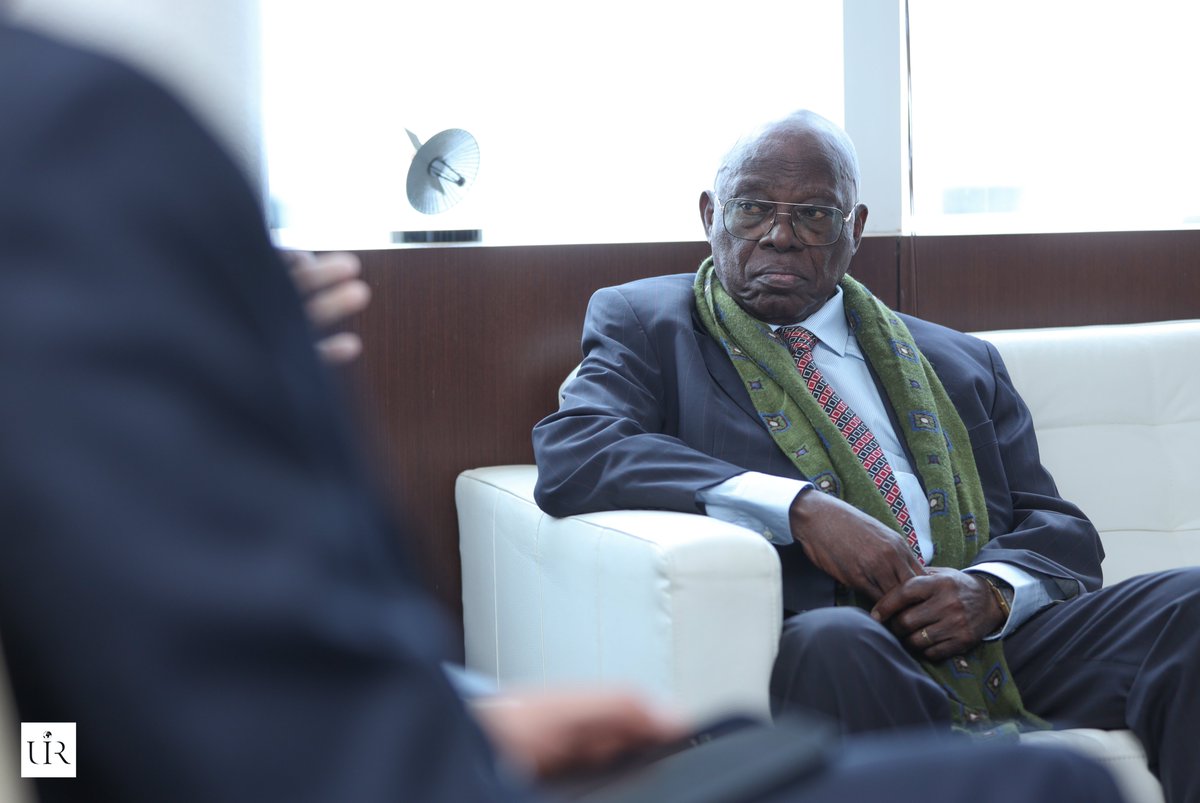 [ Une rencontre enrichissante au campus de l'UIR ]  : 🤝 Nous avons eu le plaisir d'accueillir au sein de l'UIR une délégation de La Caisse des Dépôts et Consignations (CDC) du #Gabon 🇬🇦 pour échanger et explorer les opportunités de futures collaborations et partenariats. 🇲🇦🌍🇬🇦