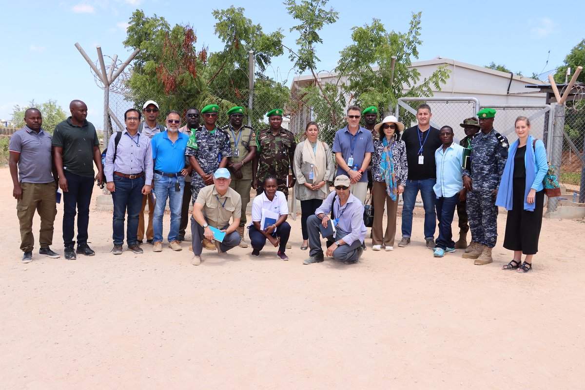 On Monday, Director of Mission Support for UNSOS, Qurat Ul Ain Sadozai, visited #ATMIS Sector 6 Headquarters in #Kismayo to discuss decentralisation of logistical support to both @ATMIS_Somalia & Somali Security Forces. She held discussions with the Commander of the @SNAForce,…