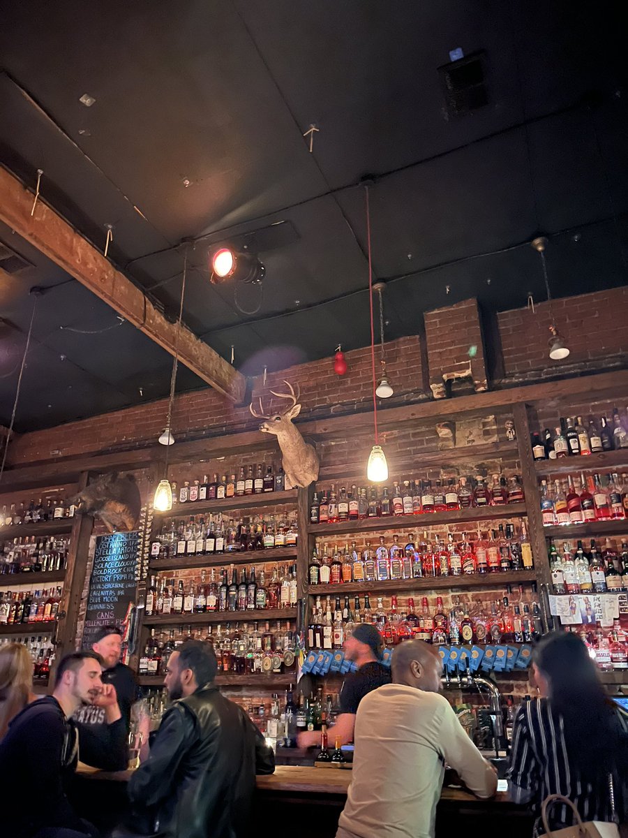 classicallyamy's tweet image. bar hopped in dc last night