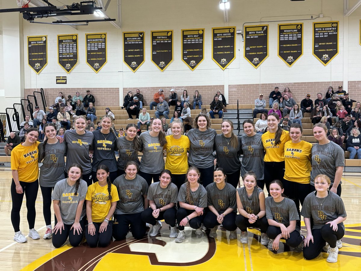 bvsoftball901's tweet photo. Happy Gameday! It’s a beautiful day to play some games today! 

JV: @ Olentangy Liberty, 5:15pm
🥎Follow along in gamechanger

Varsity: @ Olentangy Liberty, 5:15pm
🥎Live Streamed on gamechanger https://t.co/meT4yVwLn2