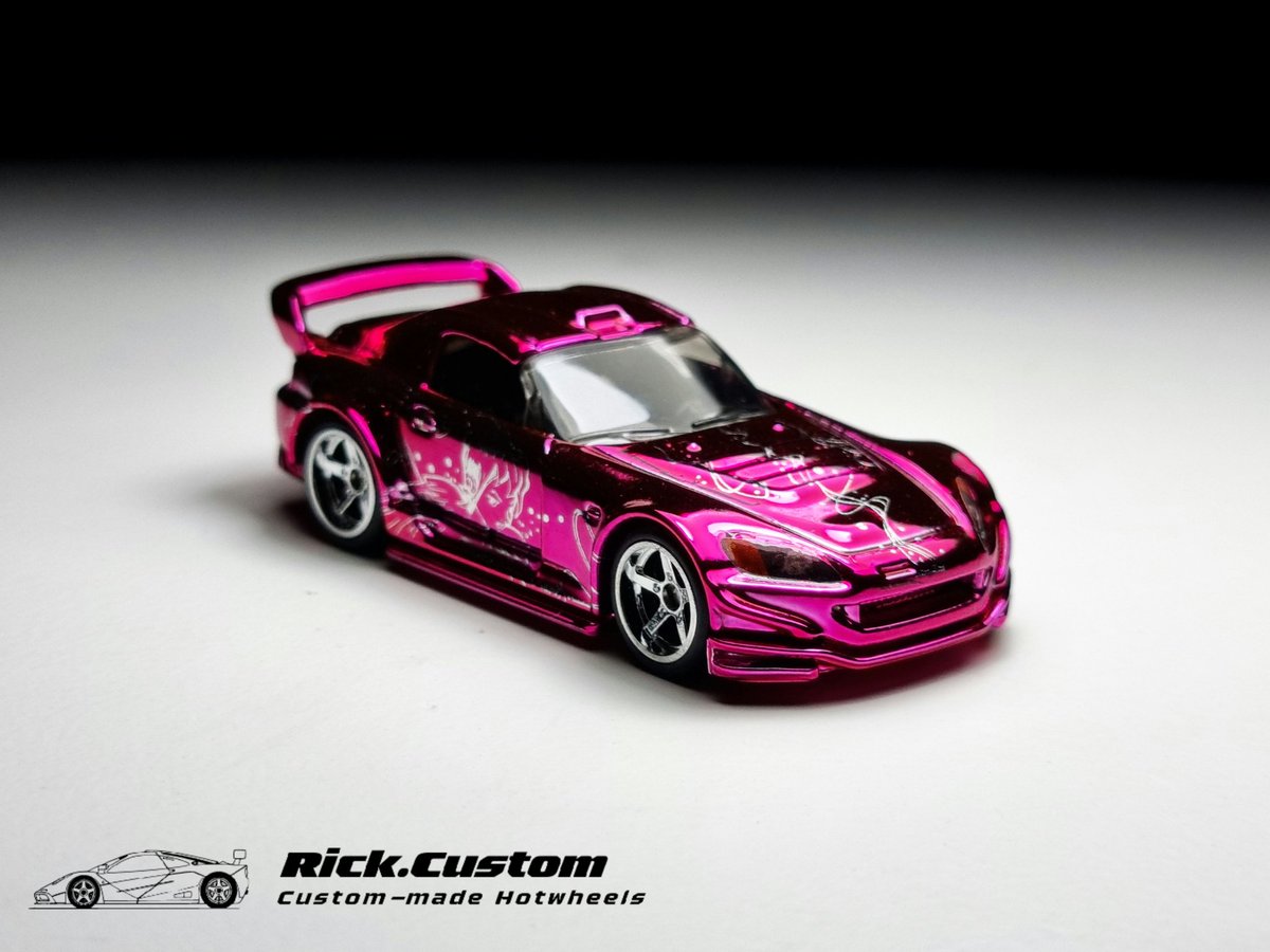 rick_custom tweet picture