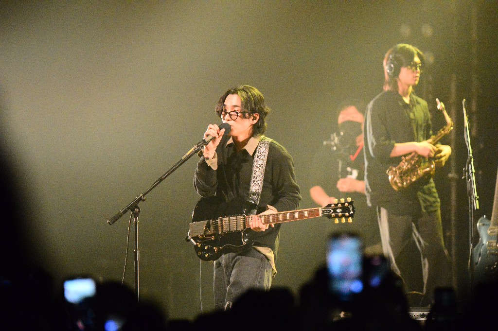 manilabulletin's tweet photo. LOOK: Korean indie rock band Wave to Earth holding the second night of The First Era Concert in Manila on March 13 at the New Frontier Theater, presented by
@WilbrosLive | via @Jonah_writer
#WaveToEarth #FirstEraConcert #WilbrosLive #FirstEraConcertinMNL https://t.co/JmNEB0qRVv