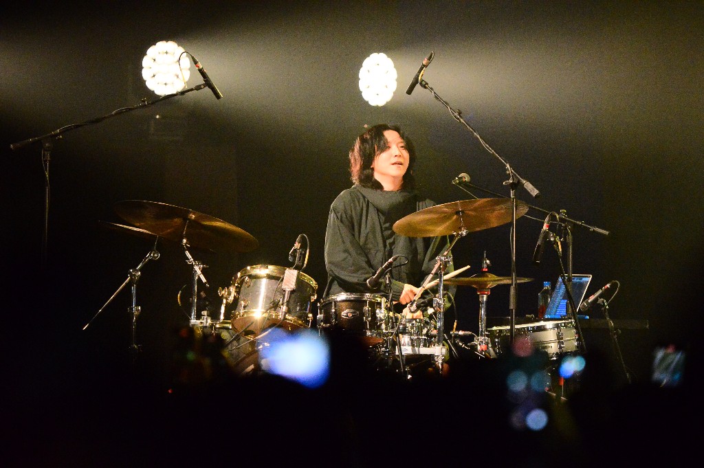manilabulletin's tweet photo. LOOK: Korean indie rock band Wave to Earth holding the second night of The First Era Concert in Manila on March 13 at the New Frontier Theater, presented by
@WilbrosLive | via @Jonah_writer
#WaveToEarth #FirstEraConcert #WilbrosLive #FirstEraConcertinMNL https://t.co/JmNEB0qRVv