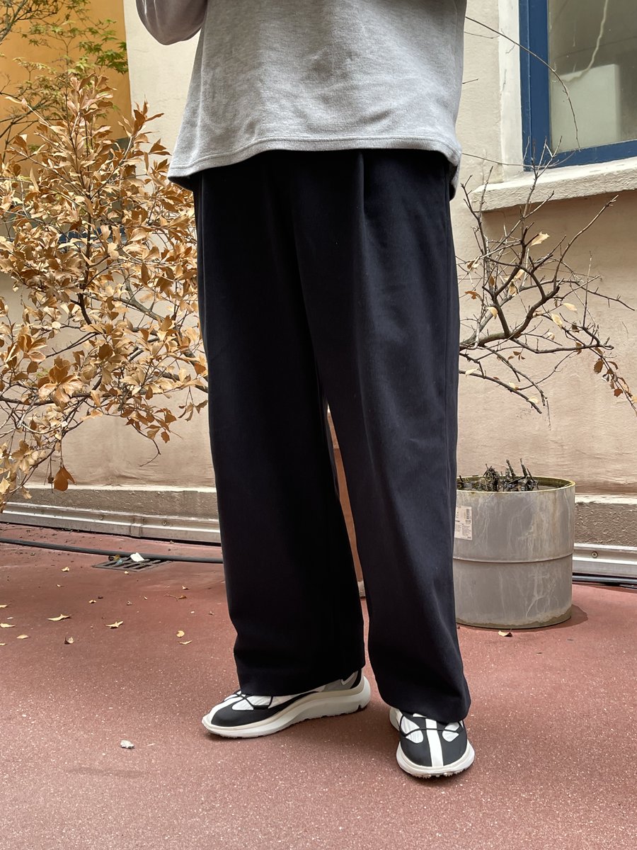 Le pantalon mixte plissé Uniqlo x Comptoir des Cotonniers Court (pas si court que ça au final) ✨   

Lien affilié chck.me/aGRJ 29€