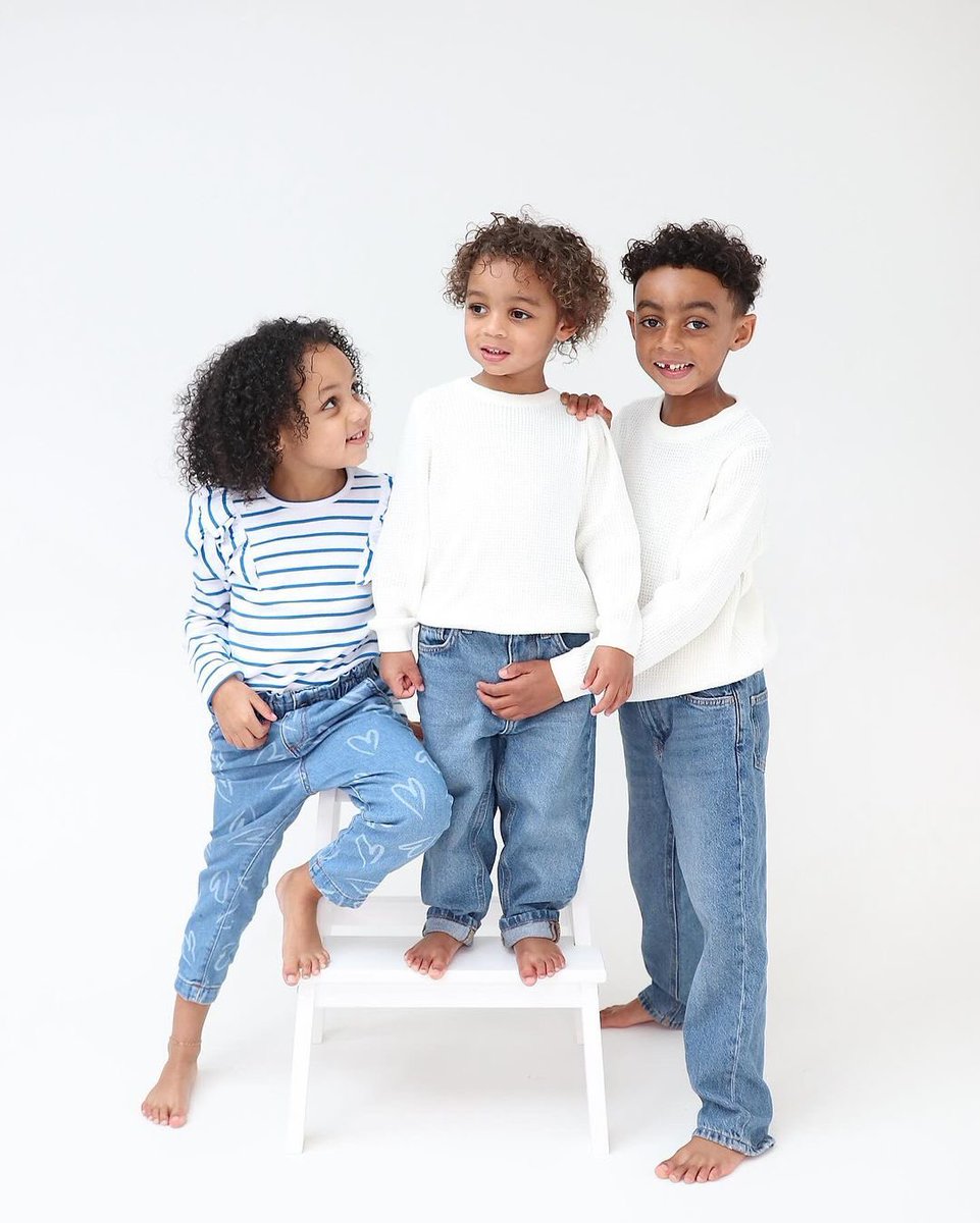 Lens_Pimp's tweet image. Posted @withregram • @neverlandstudioromford Khalid 🤩 Xari 🤩 Kross 🤩

#naturalphotos #freshandfun #neverlandstudioromford #DisneyStudioRomford #Spotlight @spotlightuk @muva_memoirs @lens_pimp #lenspimp #Siblings #FriendsforLife