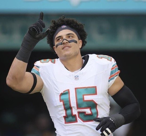 finatic1972's tweet photo. Gonna post this every day until Jaelan Phillips is back on the field!!!! ALL LOVE for 1️⃣5️⃣🧡🐬 💪🏽#JaelanStrong💪🏽  #MiamiDolphins #FinsUp

Day 107 #nolimp https://t.co/111uwQpNvQ