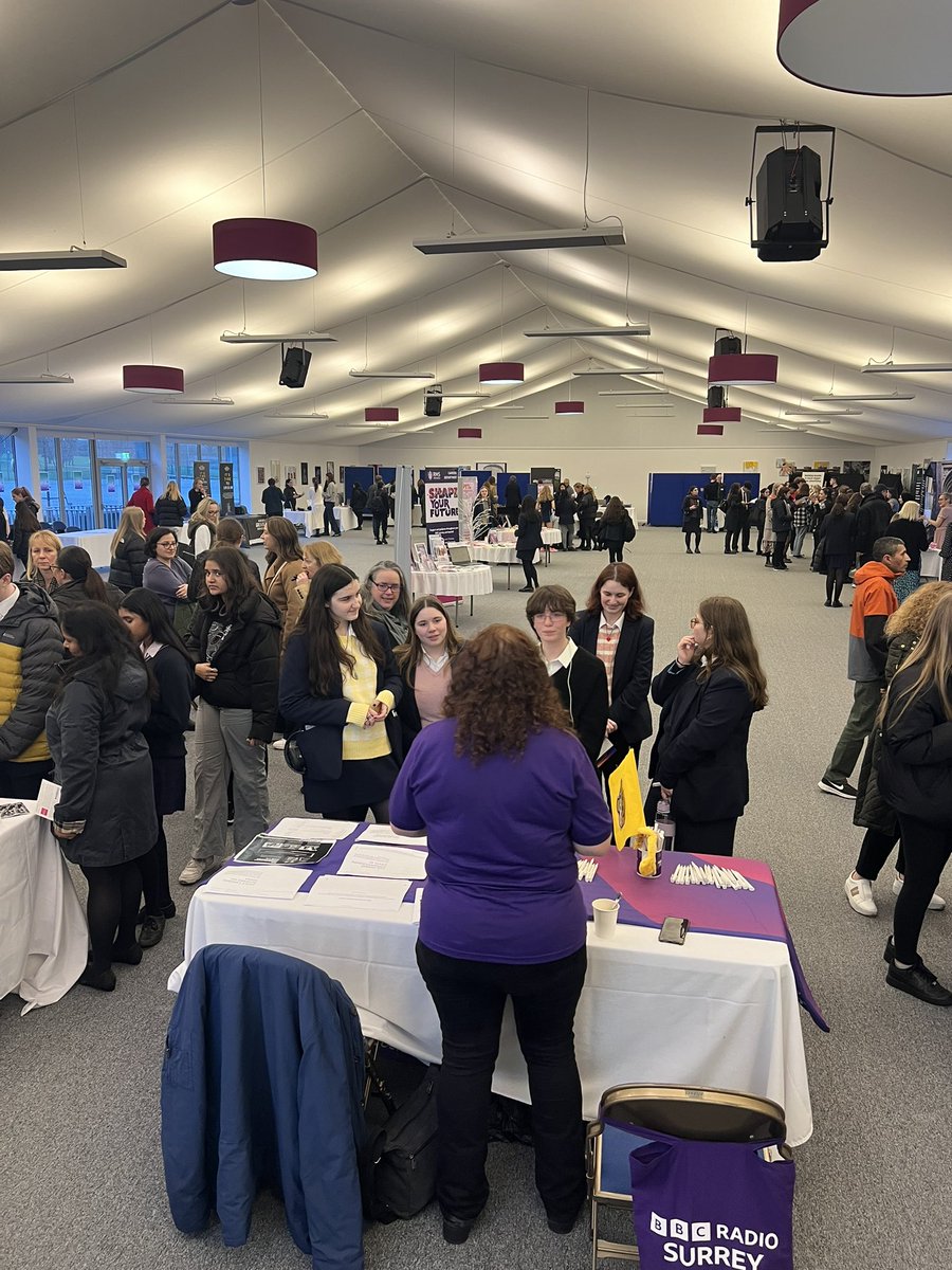 A fantastic evening of creativity at @RMSforGirls as we welcomed 25 exhibitors and over 200 students to our ‘Get Creative’ Careers Fair. An inspiring event highlighting the crucial role creative thinking plays in all sectors. #RMSCareersDept #RMSShapeYourFuture #Creativity