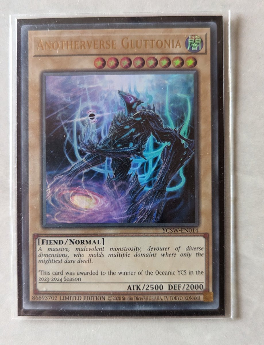 YCS Sydney!
優勝トロフィーと
「ANOTHERVERSE GLUTTONIA」OCEANIA表記ウルトラレアです！
OCEANIA仕様は1stなどの表記がない珍しい表記となっております。
近々販売いたします。🙇‍♂️