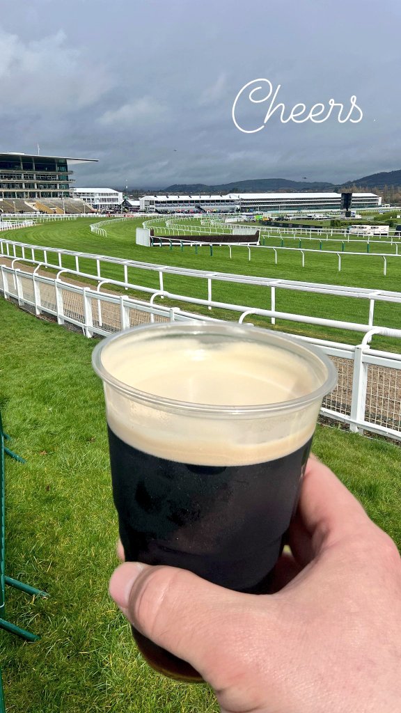 The 1st of many #Cheltenham2024 pints are coming in! Send us yours if you're one of the lucky ones 😍 

#CheltenhamFestival 
#CheltenhamFestival2024