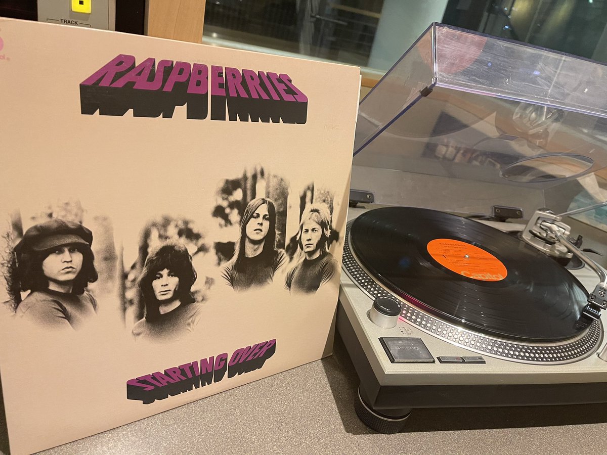 Before Eric Carmen’s successful solo career, he was the lead singer of the 1970’s pioneering power pop band The Raspberries. Carmen recently passed away at age 74. #VinylTapCurrent