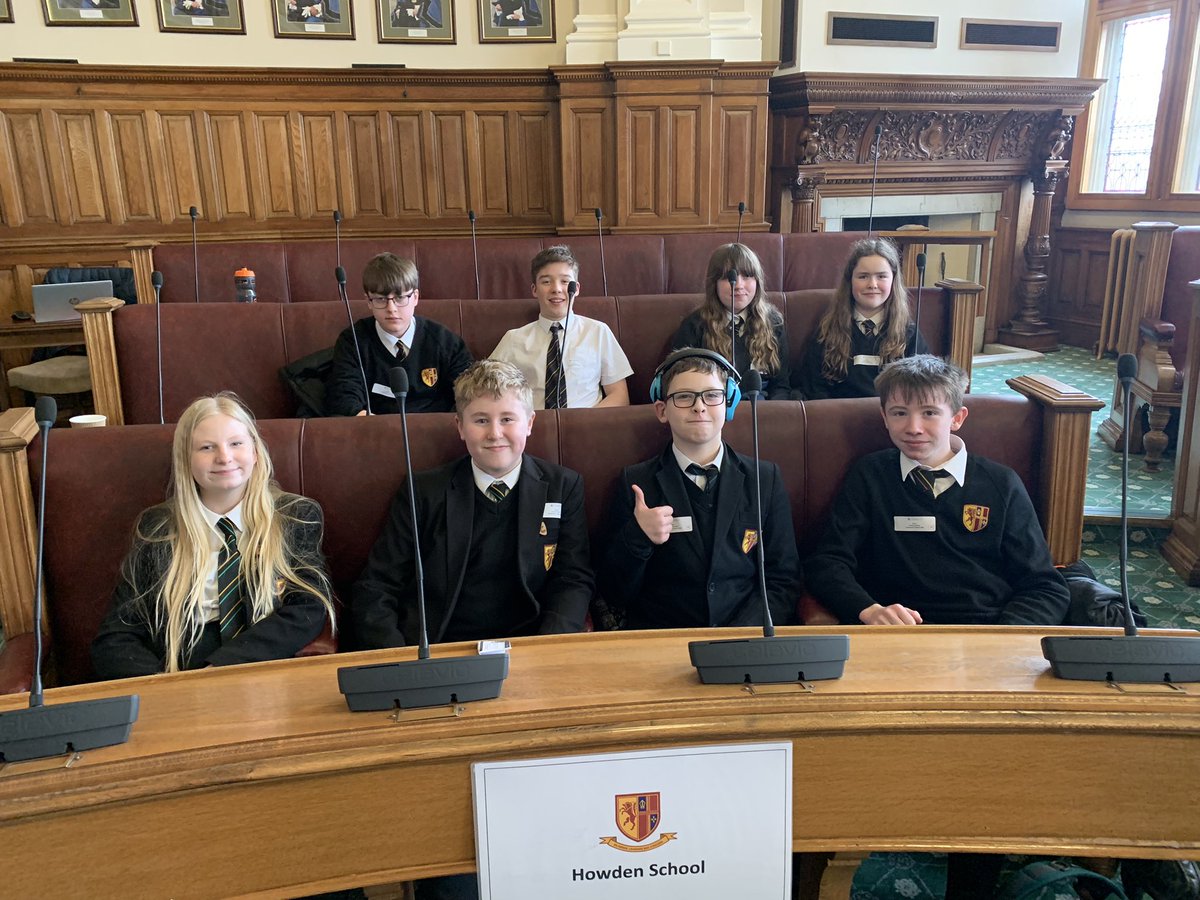 Everyone is in position down at Beverley County Hall for this afternoon’s @TeamModeshift Active Travel Ambassadors Campaign Junction. Good luck guys! @HowdenSchool @ConsortiumTrust