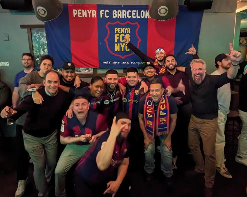 ConfePenyesFCB's tweet photo. @P_B_London @fcbmumbai @CatalaCercle @fpenyesfcbib @PenyaBarcaLA 🫶 Sempre amb tu, Barça!
♾ Always with you, Barça!

💙❤️ #FemBarçaFemPenya #ForçaBarça https://t.co/RH1nUYES1M