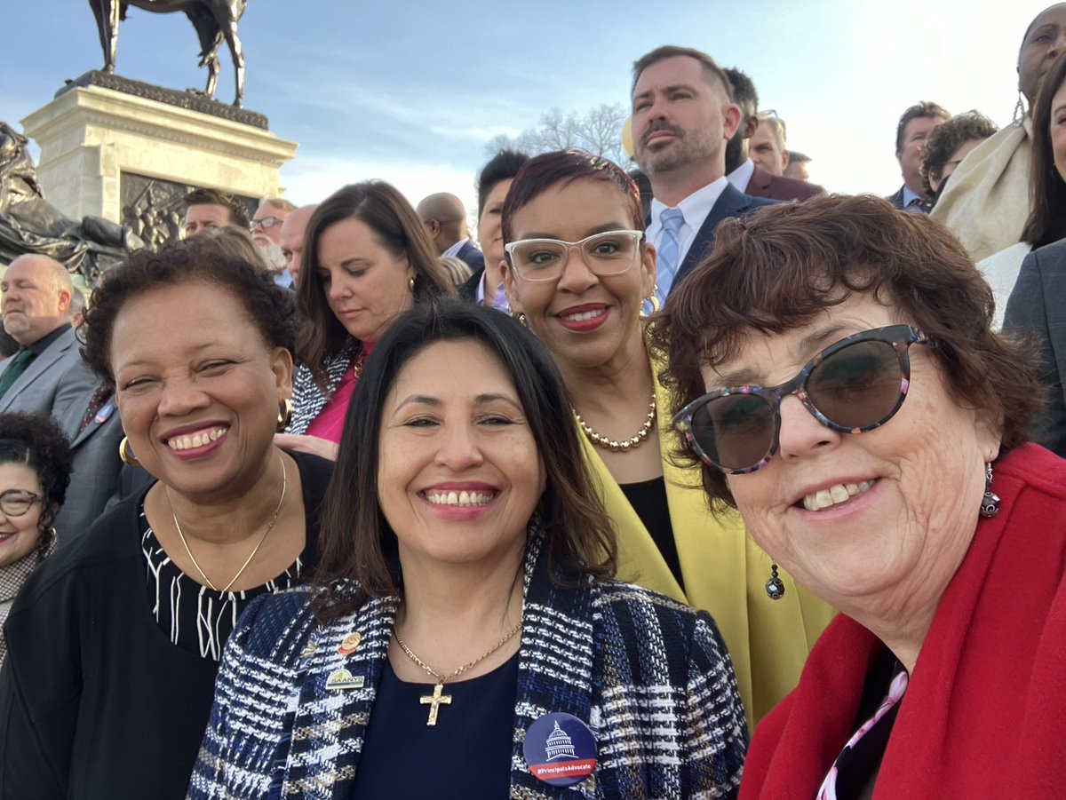 NYCESPA's tweet photo. So excited to advocate for our NYC Colleagues!#PrincipalsAdvocate @NYCESPA @FollowCSA @Rockawayrippe @CaraballoSuarz @rsinclairCSA https://t.co/y0ThJwbkGW
