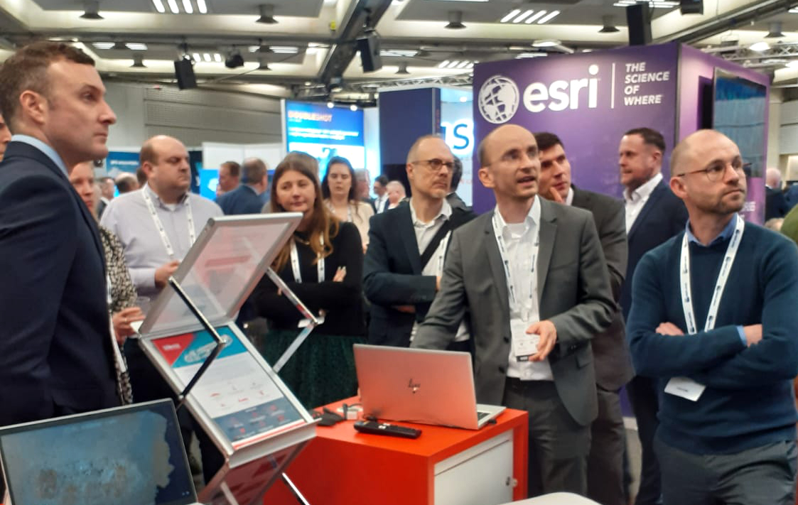 Whow -full house: our GAFportal introduced to the public at @DefenceGIS with all the benefits of this #crossapplication service platform with anytime access, scalable tailored #softwaresolutions, thematic #mapproducts, multi-source #satellitedata, highres 2D- & 3D #geodata & more