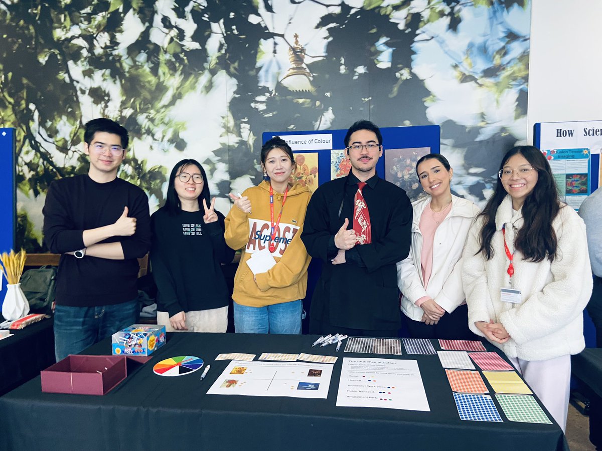 LisaWhittaker02's tweet photo. It’s been great to work with these Healthcare Technologies MSc/MRes students on their #publicengagement module with @TheOxfordDom since Oct, today they’re running stalls in the Birdsong Corridor @GSTTnhs good to see all their planning & hard work coming together #StudyAtKings https://t.co/xo4pxcNo2w