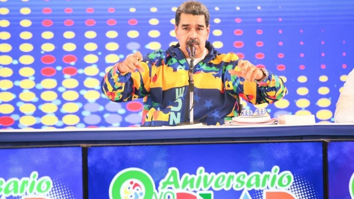 🇻🇪 Presidente Nicolás Maduro: ¡Prohibido olvidar la guerra económica de la derecha! Durante la celebración del 8vo Aniversario de los #CLAP, recordó las múltiples acciones de la derecha nacional e internacional para desestabilizar la economía. #oriele mazo4f.com/jefe-de-estado…