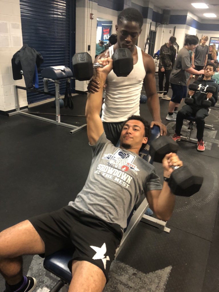 CameronPettus's tweet photo. Had a couple days off from school this week so back at it today! #WTROOM #WeLoveThis #OurCulture 💯🦅 https://t.co/zZzNJkjIYb