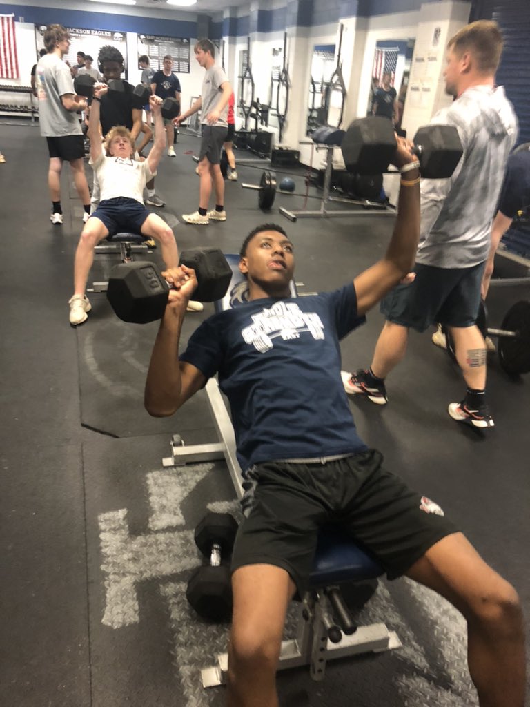 CameronPettus's tweet photo. Had a couple days off from school this week so back at it today! #WTROOM #WeLoveThis #OurCulture 💯🦅 https://t.co/zZzNJkjIYb