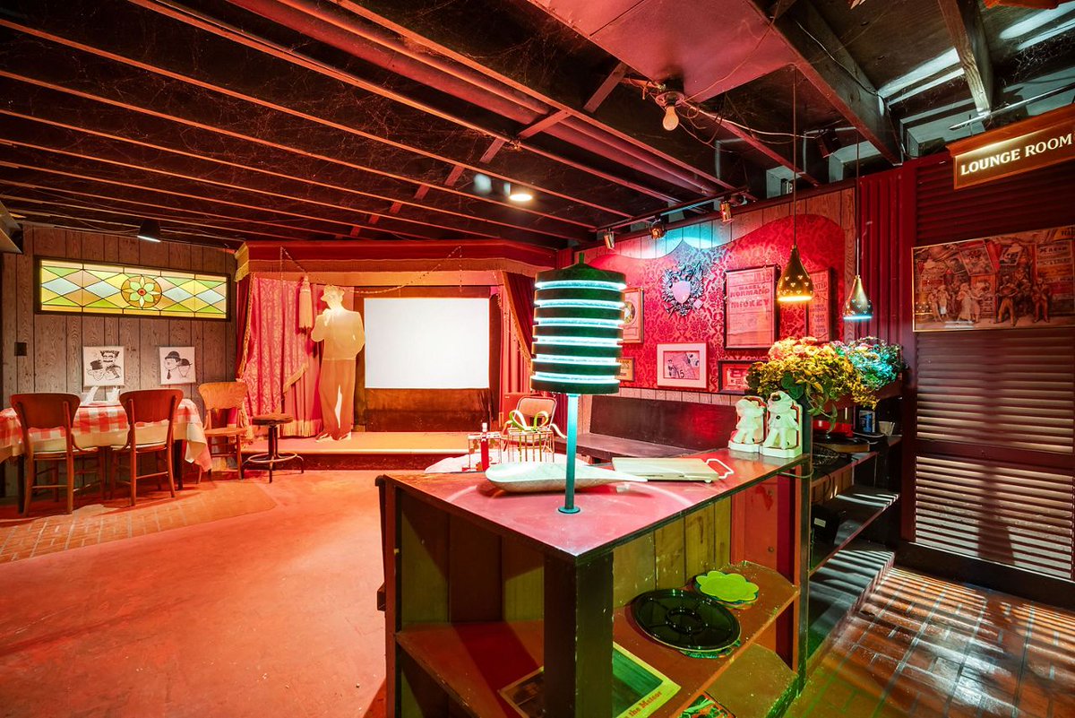 Spectrum News 1 Wisconsin (@spectrumnews1wi) on Twitter photo Inside John Dolphin's 2,514-square-foot home, there isn’t a space left untouched by a theatre or Broadway influence. It came from a decades-long career in theatre: specne.ws/Km8G5U
✏️ <a href="/rachelryan_06/">Rachel Ryan</a>
📸: Bitz Productions/Andy Fabitz
(3/4) Inside John Dolphin's 2,514-square-foot home, there isn’t a space left untouched by a theatre or Broadway influence. It came from a decades-long career in theatre: specne.ws/Km8G5U
✏️ <a href="/rachelryan_06/">Rachel Ryan</a>
📸: Bitz Productions/Andy Fabitz
(3/4)