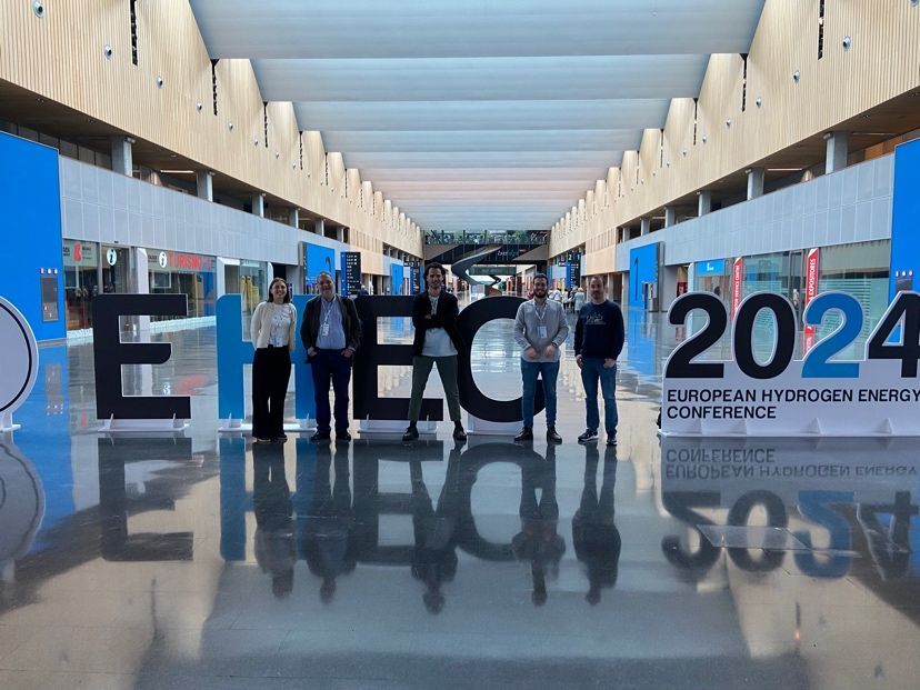 IMDEA_Energia's tweet image. Last week several researchers from the Systems Analysis Unit, @thermoenergy_, and @HighTProcesses  participated in @EHEC_2024 to share their research work in the hydrogen sector and advances in the framework of projects such as @SH2EProject, @eGHOSTProject or @PrometeoProject.