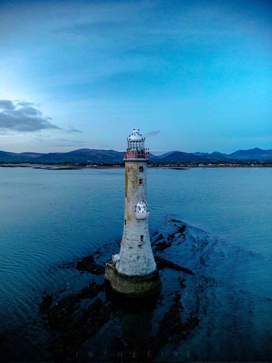 I N T H E É I R E tweet media