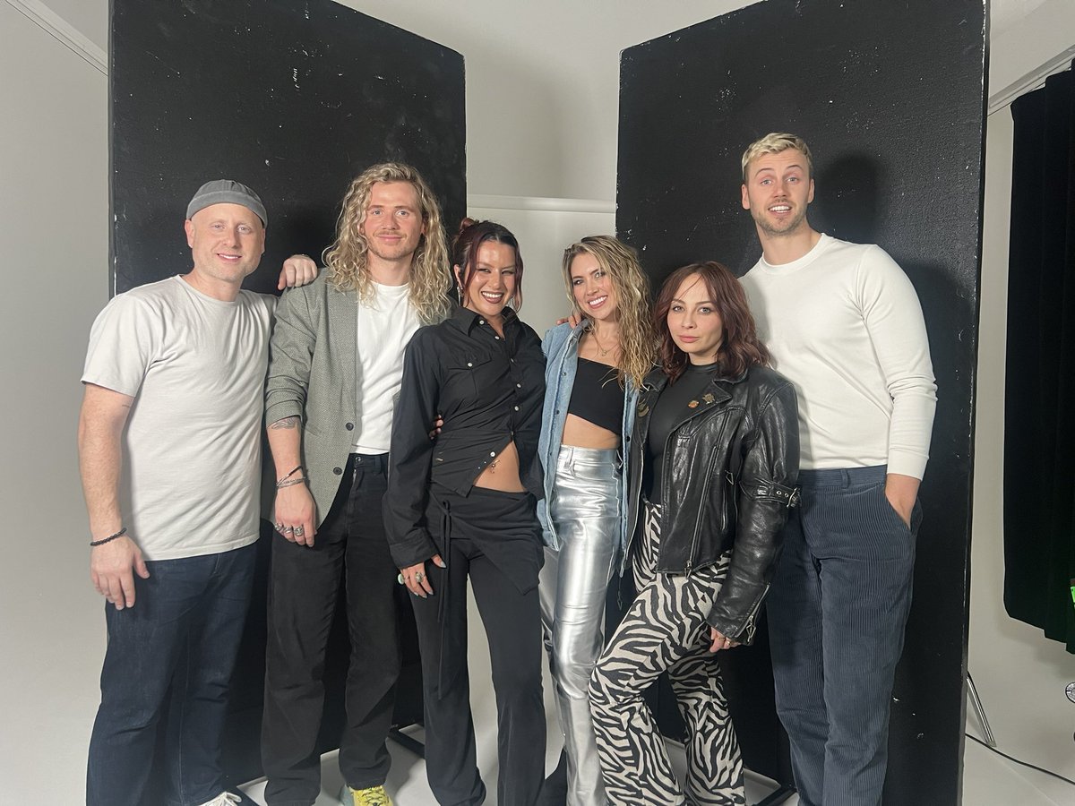 On set yesterday for an awesome shoot with <a href="/Jaylimusic/">Jayli</a> 💥