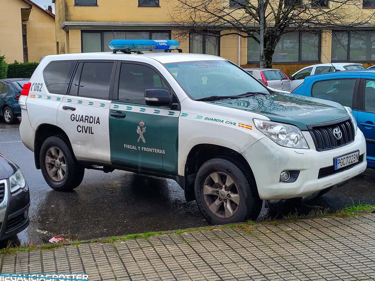 GaliciaSpotter's tweet photo. Toyota Land Cruiser perteneciente a la Unidad de Fiscal y Fronteras de la Guardia Civil.
#toyotalandcruiser #isaearcus #fiscalyfronteras #062guardiacivil #guardia #guardiacivilespañola #guardiacivil #guardiacivilcomprometidos #vilagarcia #usecic #guardiacivilesp #guardiacivil062 https://t.co/K7OR1pUt1g