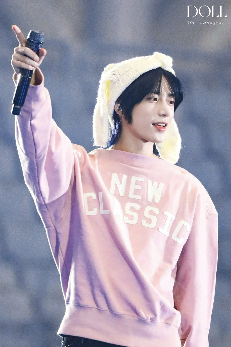 DollBeom0313's tweet photo. 🍰Happy birthday beomgyu.
  🧸Thank you for always spreading joy with your smile. In fact, you are the love itself. May you be surrounded by love in the days ahead. Always love you.🥰

#WONDERfulArtistBEOMGYU 
#BEOMGYU #범규 #ボムギュ
 #TXT_범규 #TXT_BEOMGYU #TXT https://t.co/Zqy2IQGPMq
