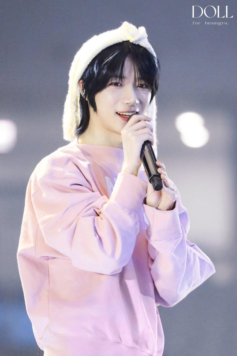 DollBeom0313's tweet photo. 🍰Happy birthday beomgyu.
  🧸Thank you for always spreading joy with your smile. In fact, you are the love itself. May you be surrounded by love in the days ahead. Always love you.🥰

#WONDERfulArtistBEOMGYU 
#BEOMGYU #범규 #ボムギュ
 #TXT_범규 #TXT_BEOMGYU #TXT https://t.co/Zqy2IQGPMq