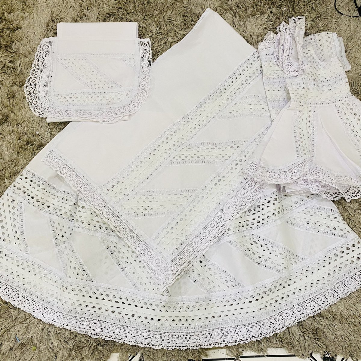 AfroAjale's tweet photo. ✨AJALÊ MODA AFRO🪡🧵
Tudo com a melhor qualidade, carinho e preço justo para você.. Trabalhamos sob encomenda para a sua exclusividade.

Página no Instagram e Facebook : @ajalemoda

Contato/ WhatsApp.: (21)99413-0166 https://t.co/Qzb2ymqPs7
