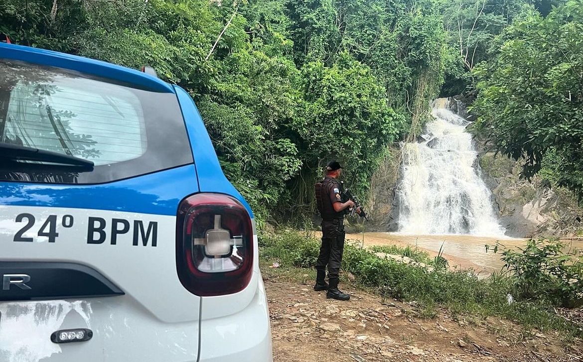 PMERJ's tweet image. O policiamento do #24BPM atuando na cidade de Paracambi. 
Seguimos zelando pela população. 
Conte sempre com a Polícia Militar #ServireProteger #Queimados #Paracambi #24BPM