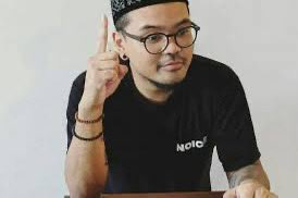 ardbrck's tweet photo. @jokoanwar undang nih orang saat Promo film..... the real penista dan gak percaya tuhan.......

Joko Anwar : "cok, bagaimana tanggapan anda tentang trailer film saya terbaru"

coki : "haaaaaaaaaa....... chuaksssss" https://t.co/61rrEV72Gj