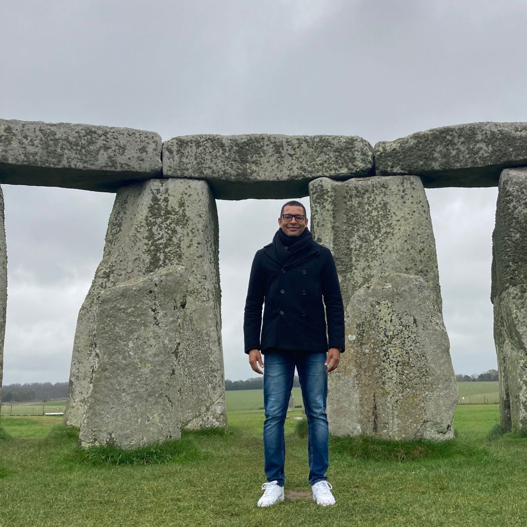 It was a pleasure to give a warm welcome to @GilbertoSilva and ESPN Brazil at Stonehenge today. ⚽🇧🇷 If you’re thinking of visiting us soon, don’t forget our free audio guide and map are both available in multiple languages, including Brazilian Portuguese. 🎧 🗺️