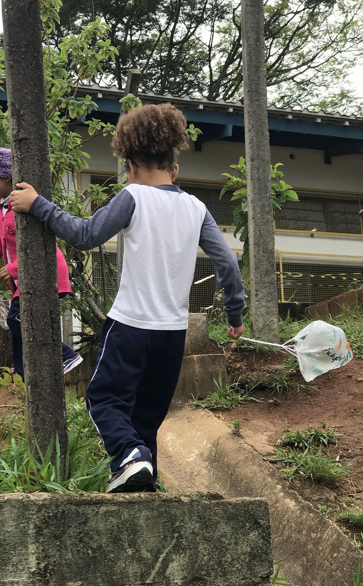 RedeSciELO's tweet photo. Construção de brinquedos orienta elaboração de novas técnicas etnográficas de pesquisa com crianças #BrinquedosVoadores #PesquisaComCrianças #HemisférioSul #RBEPED 

Leia o press release da @rbep_inep em: https://t.co/cPPohoMzS0 https://t.co/TUziUNIboc