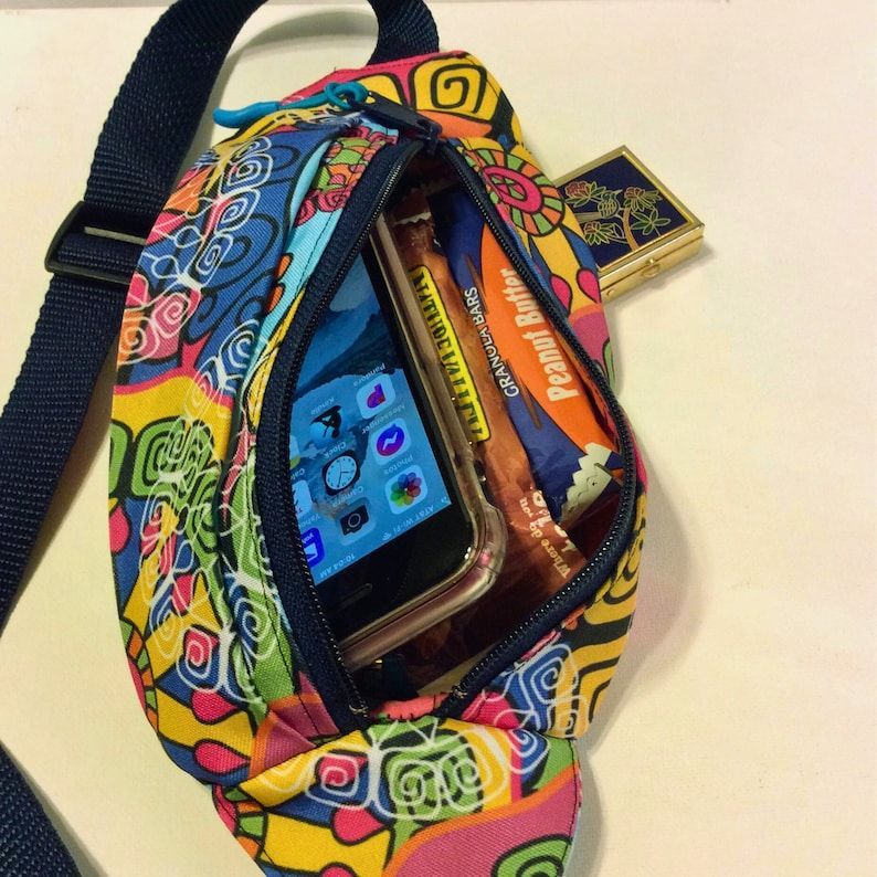 clemmie_s's tweet image. buff.ly/48QRrhr 
Be hands-free with this bright fun fanny pack!
#hipbag #travelbag #Etsy #handsfreebag