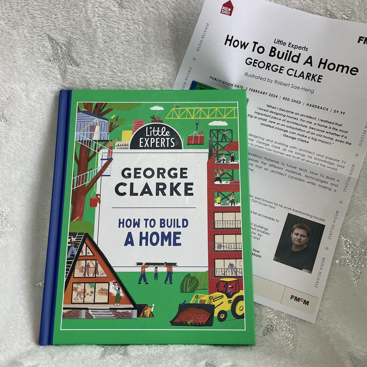 A huge thank you to @RedShedBooks @ @Katrina_Power of @FMcMAssociates for todays #bookpost. How To Build A Home by @MrGeorgeClarke is part of the #LittleExperts series for 6-9 year olds. Delighted to be able to host it on the blog. amazon.co.uk/gp/aw/d/000858… #books #booktwitter