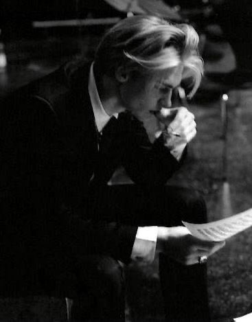 cikLeo0HMD1947's tweet image. @듦컾 얼굴합 보고싶음... 그런데 이제 원작이 준 드림캐 얼굴(원작이 안주셨을시 죄송합니다)+님의 드림주 얼굴의 합이 궁금

#Knoxev 녹스네 

이런 느낌일까 싶음

근데 모델분인지 배우분인지 누군지 진짜 궁금하다… 미남.이셔